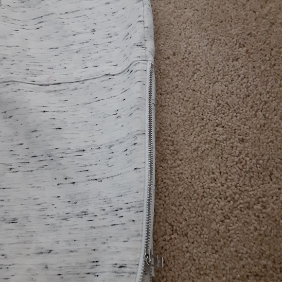 Wilfred Pencil Skirt - Picture 3 of 4